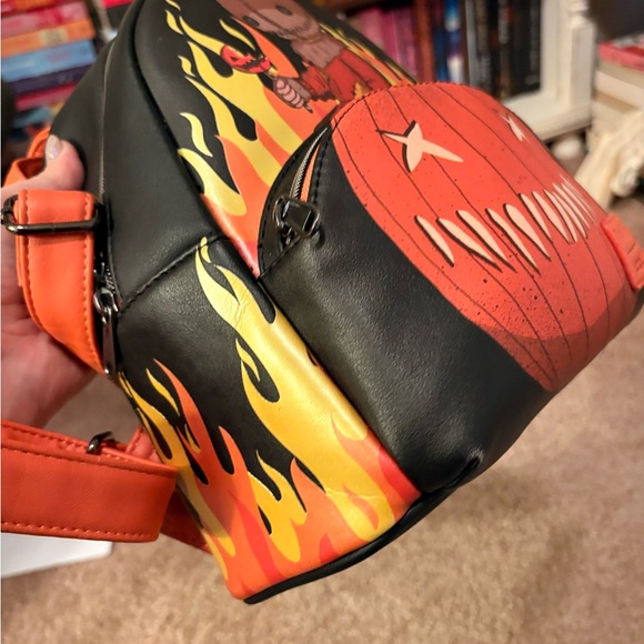 LOUNGEFLY TRICK 'R TREAT SAM & JACK O' LANTERN MINI BACKPACK GLOW IN THE DARK - Picture 9 of 12